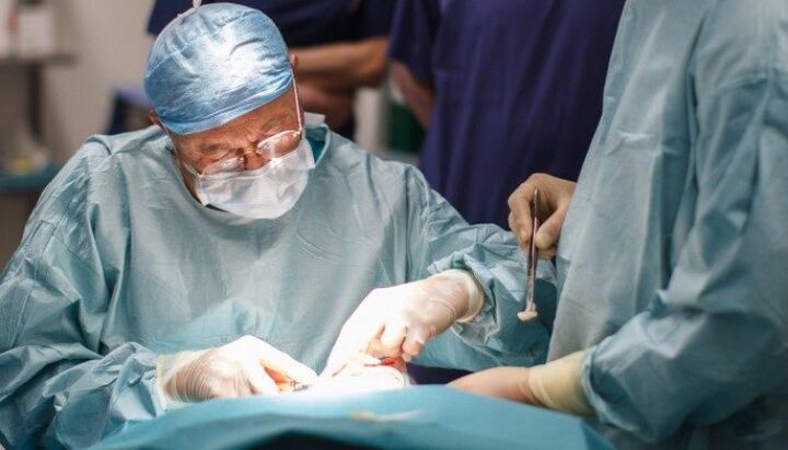 Operation zur Entfernung des Glaskörpers aus dem Auge (Vitrektomie)